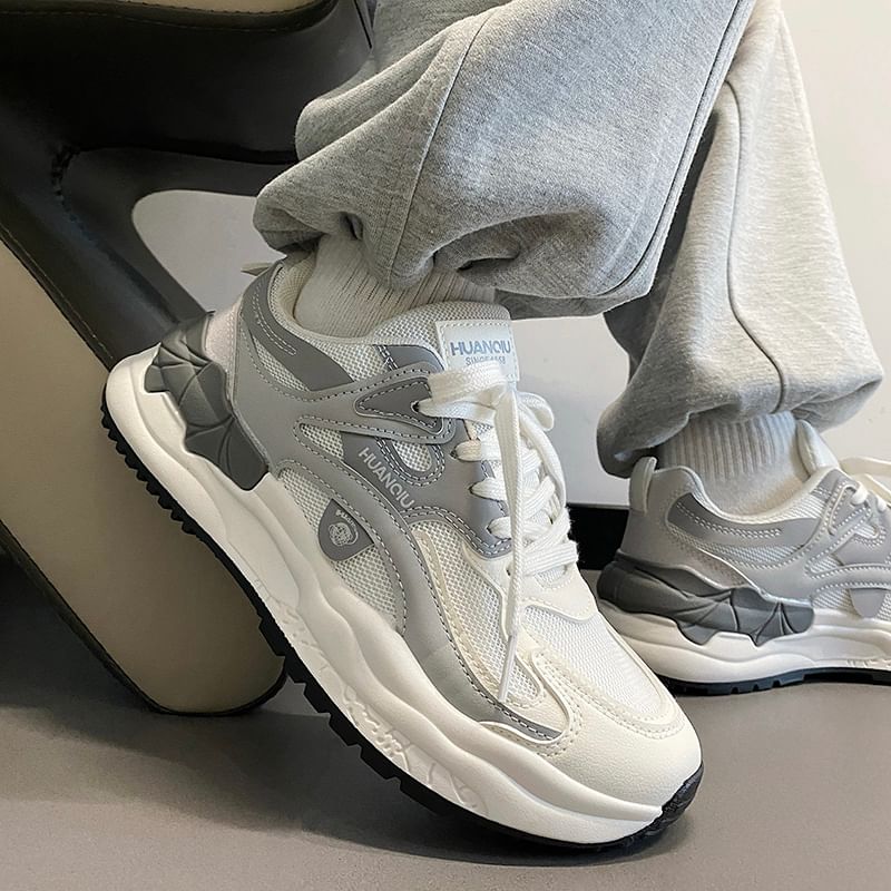 HANO - Veterschoenen met letters en platform