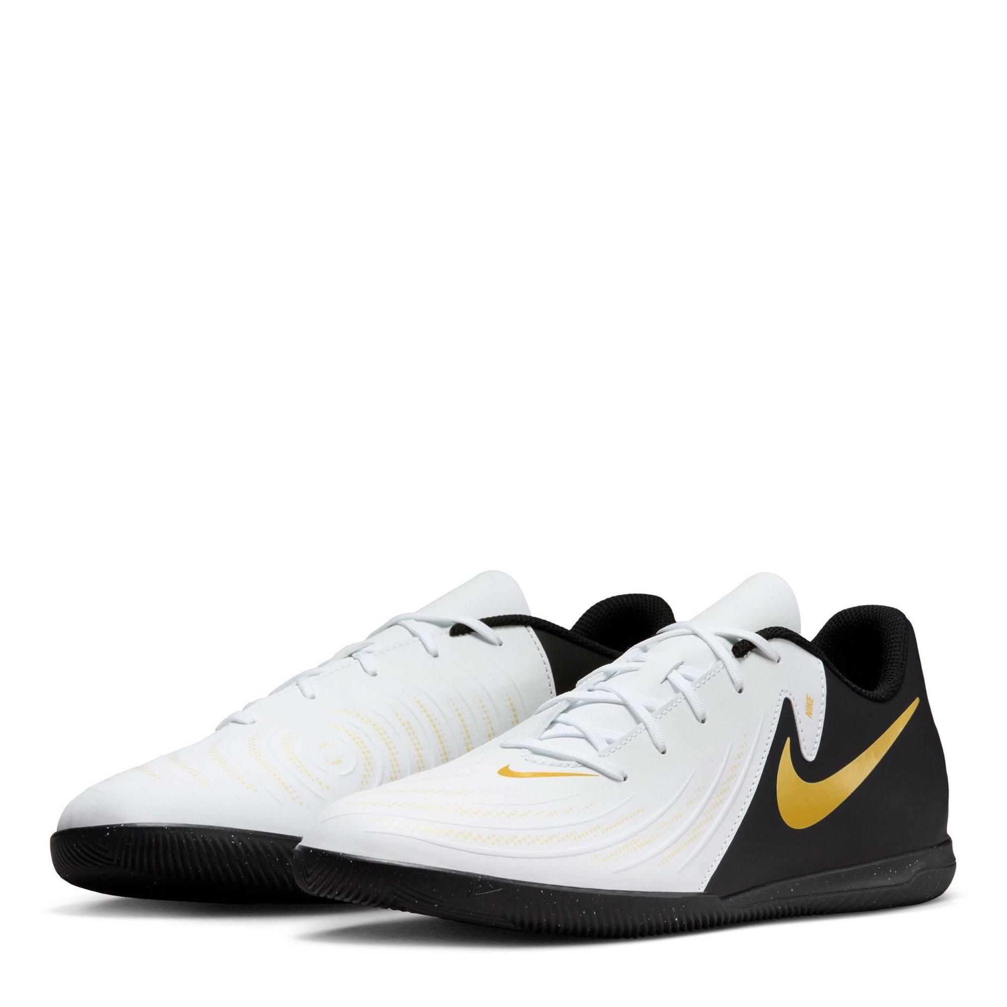 Nike Phantom GX 2 Club Indoor Court Football Boots