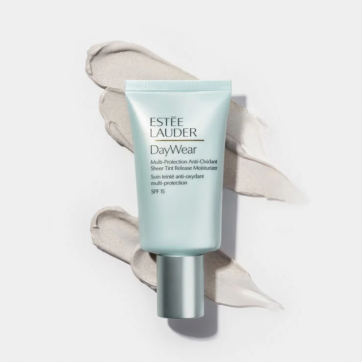 Estée Lauder DayWear Sheer Tinted Moisturizer SPF 15
