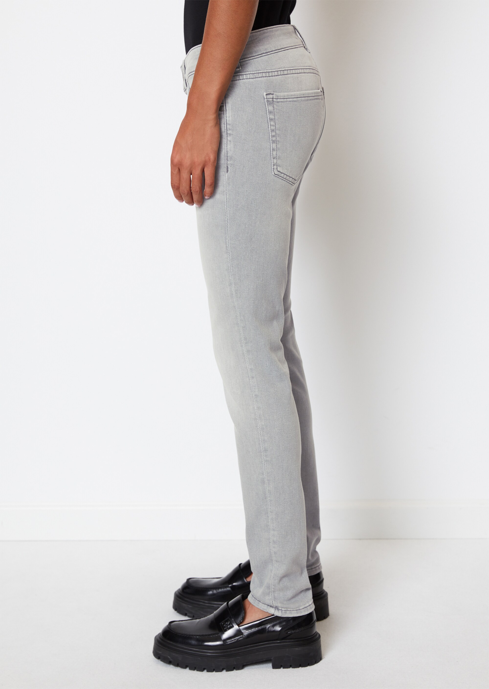 Jeans Modell SKARA skinny low waist aus stretchigem Comfort-Denim