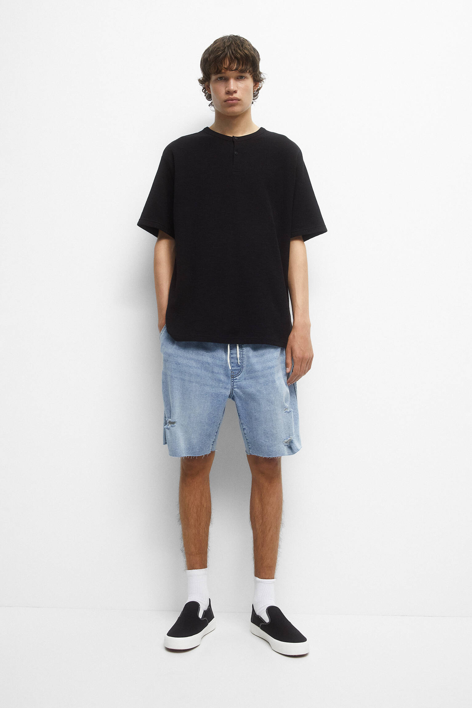 Bermuda Jogger Rasgada - Azul Claro