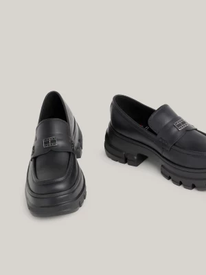 Mocassins de couro robustos com travas