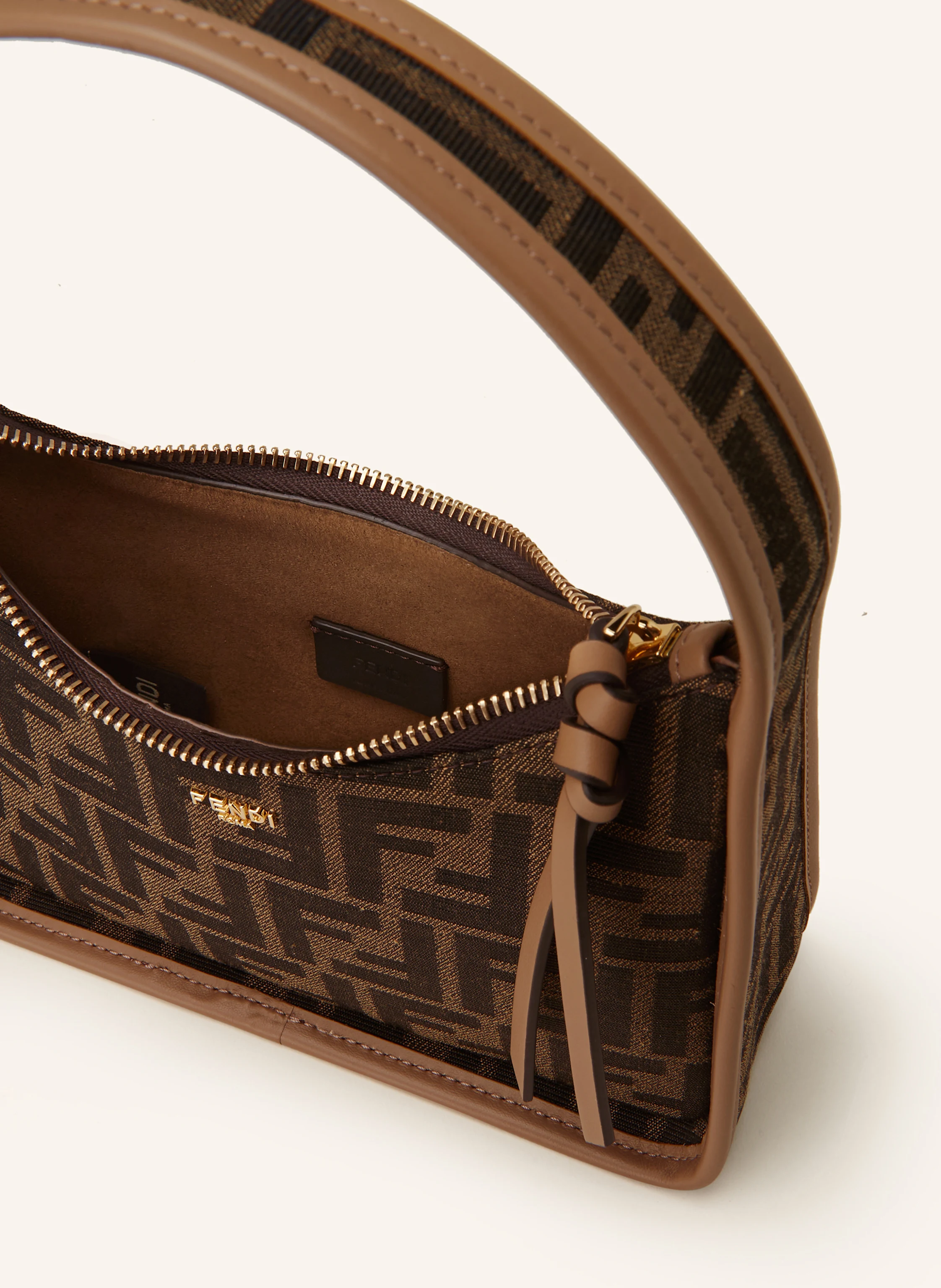 FENDI Handtasche FENDESSENCE MINI