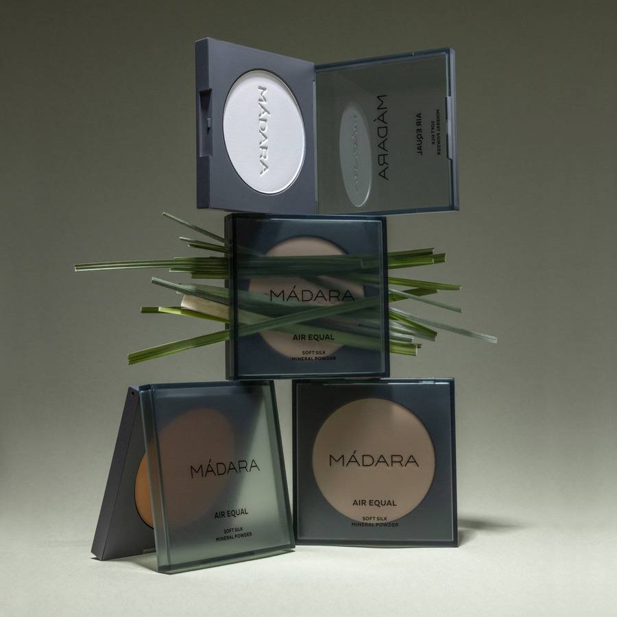 Mádara Air Eqaul Soft Silk Mineral Powder #3 Deep 9g