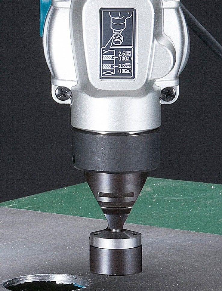 Makita JN3201J Knabbelschaar in Mbox
