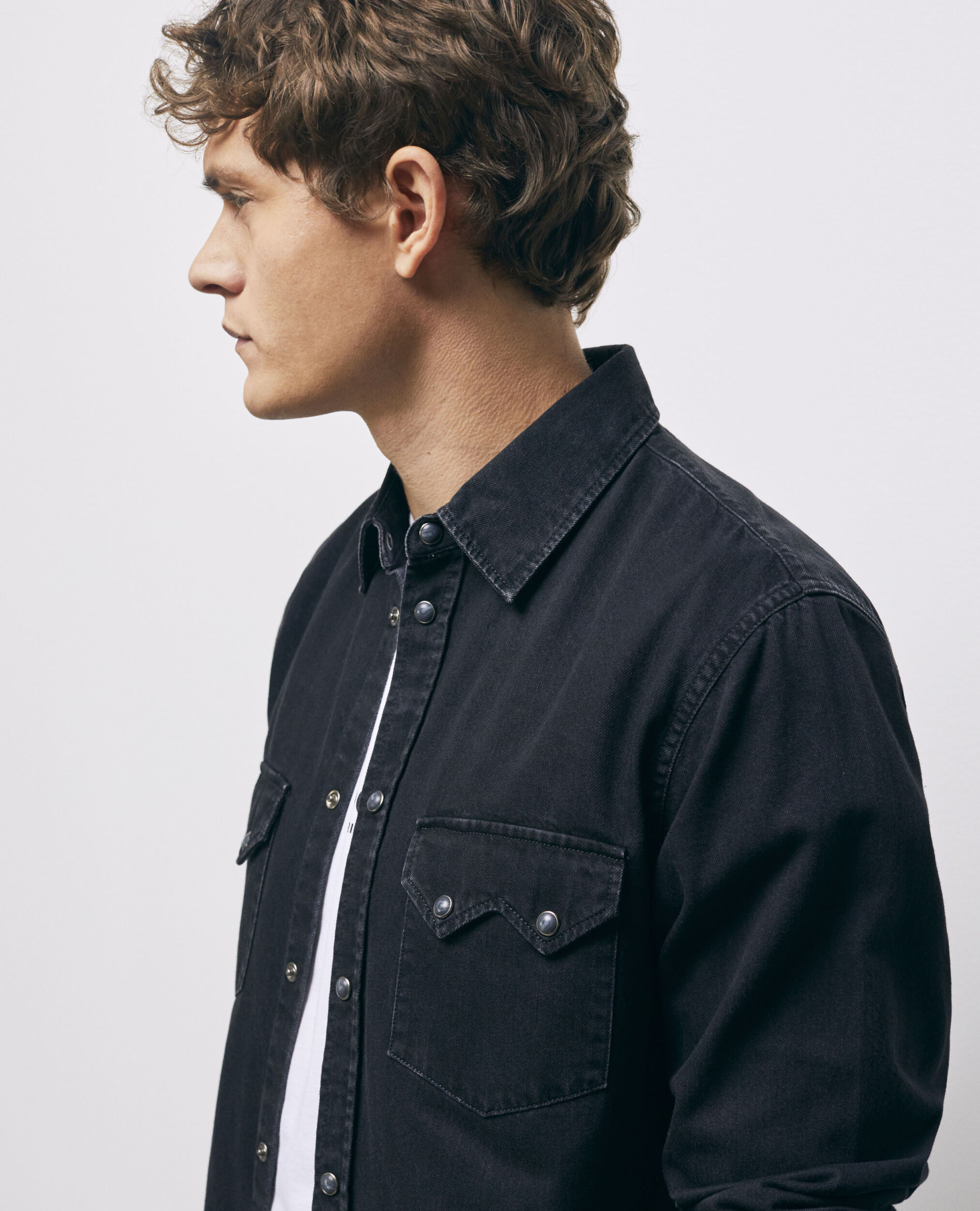 Chemise col classique en jean noire
