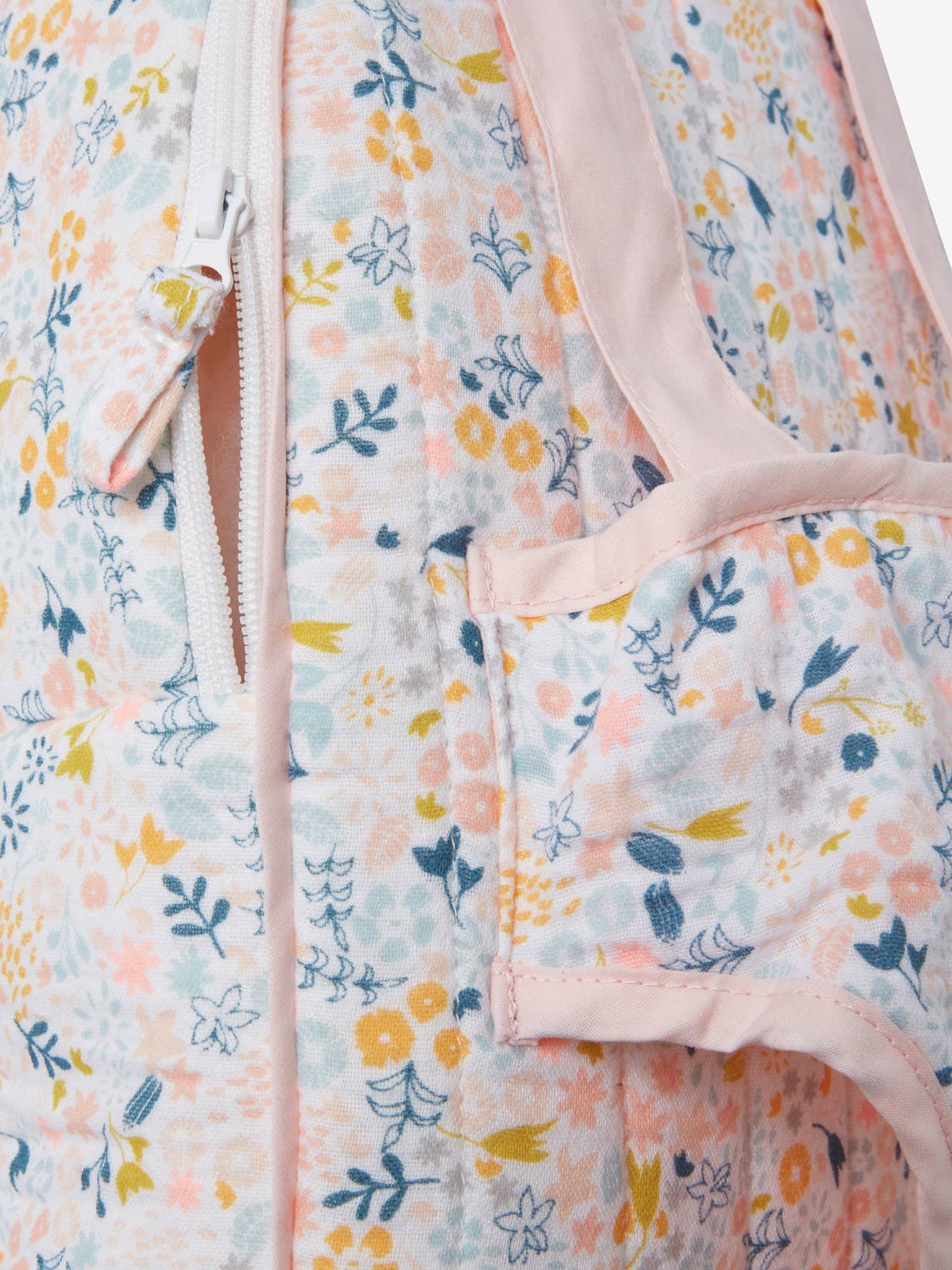 Mochila rosa para transportar bonecas