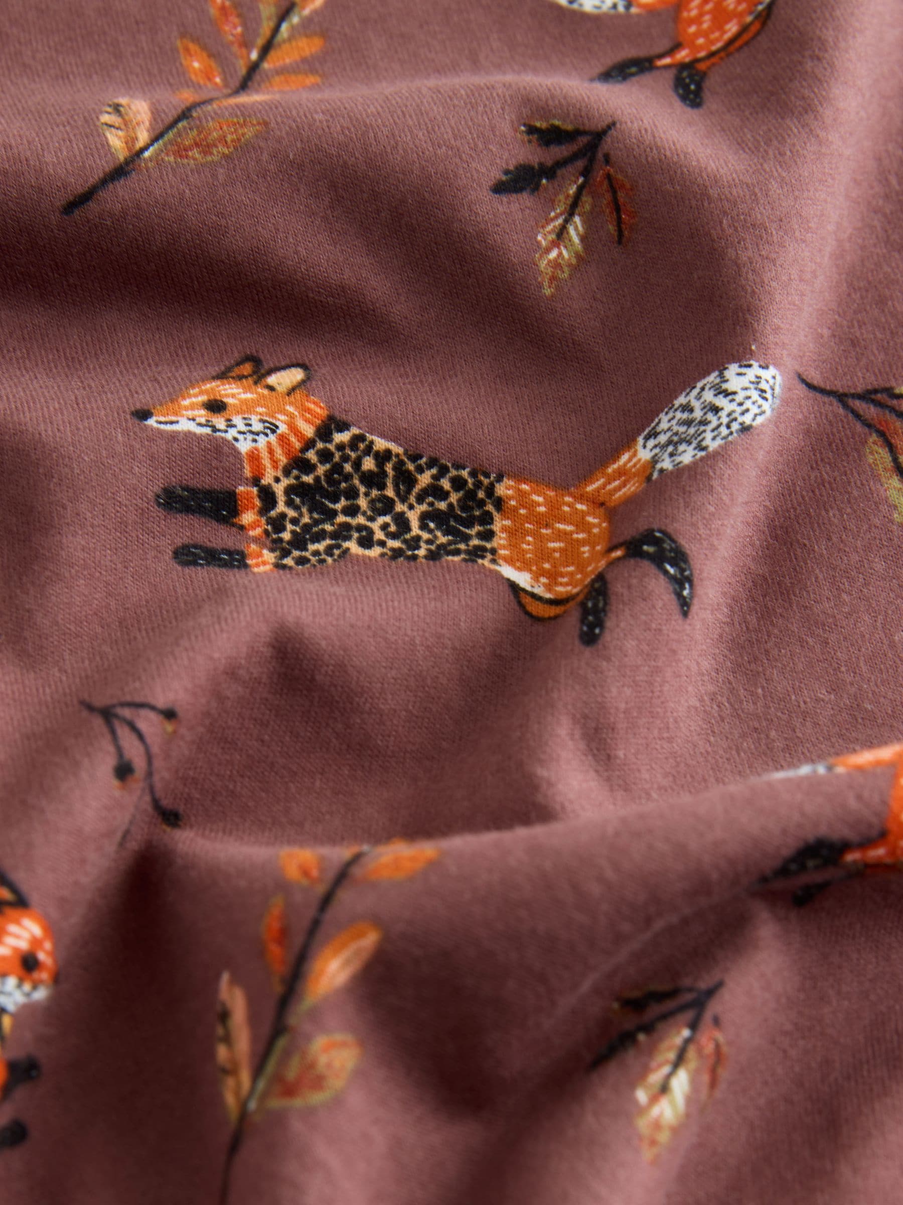 Chocoladebruin met vossenprint - Pyjama met lange mouwen