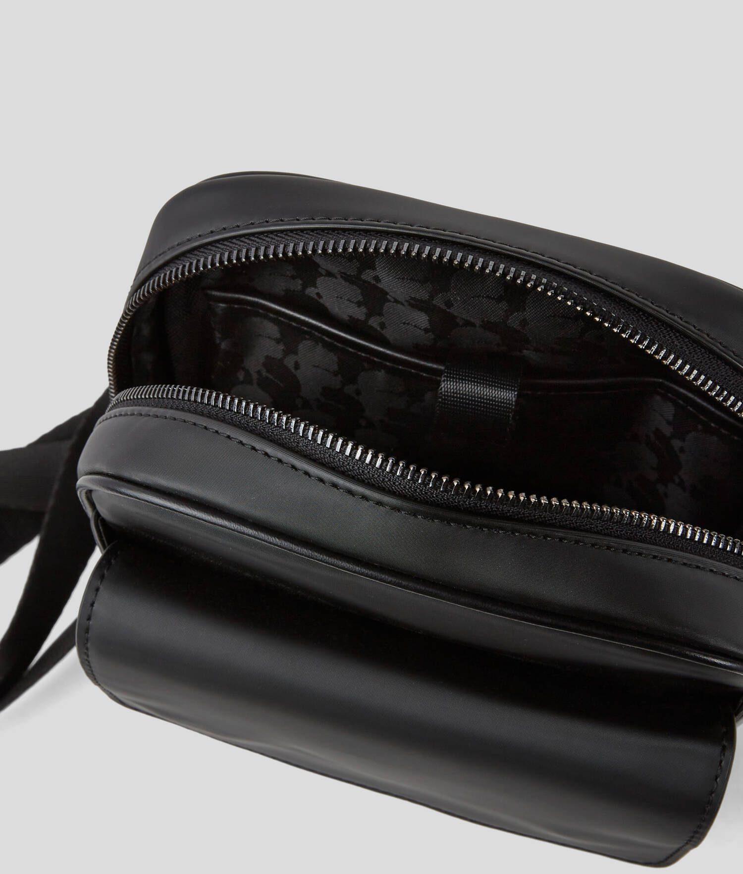SAC BANDOULIÈRE À IMPRIMÉ GÉOMÉTRIQUE - Noir