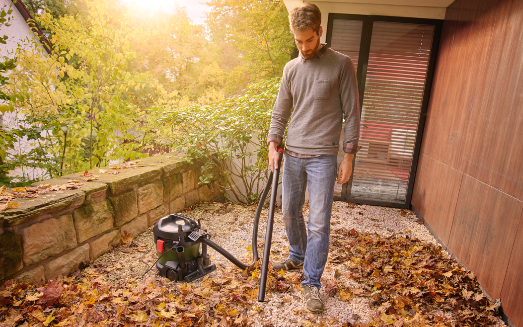 Bosch - Wet And Dry Vacuum Cleaner - Universal Vac 15