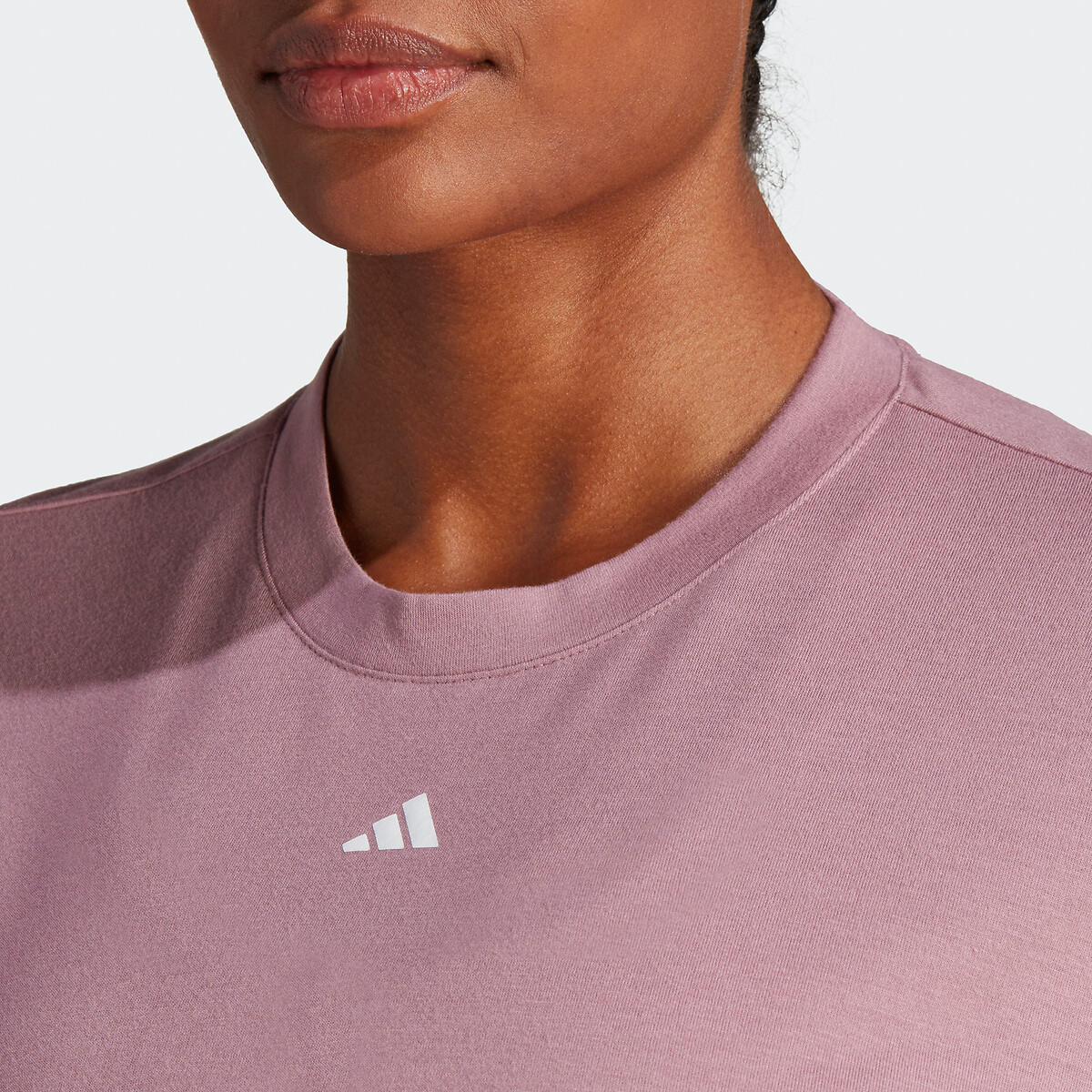 Camiseta cropped adidas Performance para estúdio de ioga