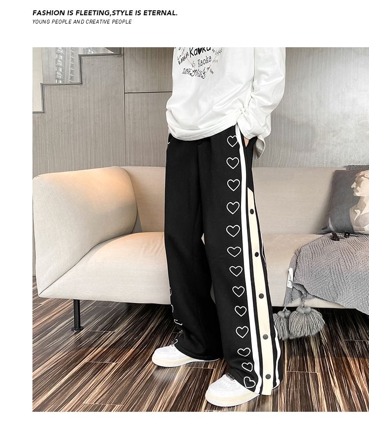 Nikoflin - Joggingbroek met rechte pijpen en hartjesprint, knoopsluiting en middelhoge taille