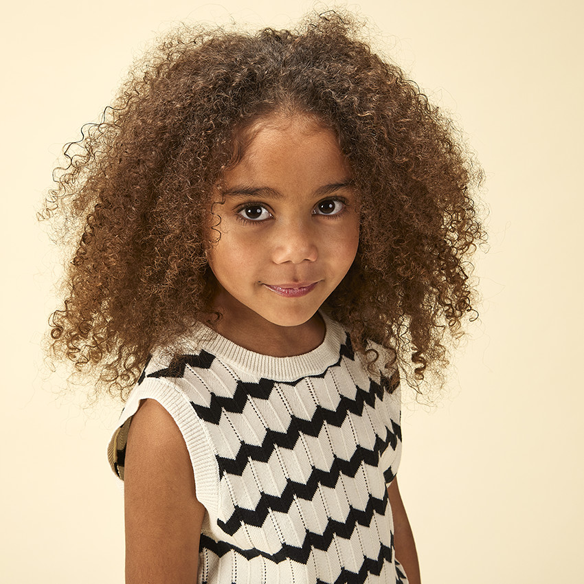Pull sans manches en tricot ajouré motif zigzags pour fille
