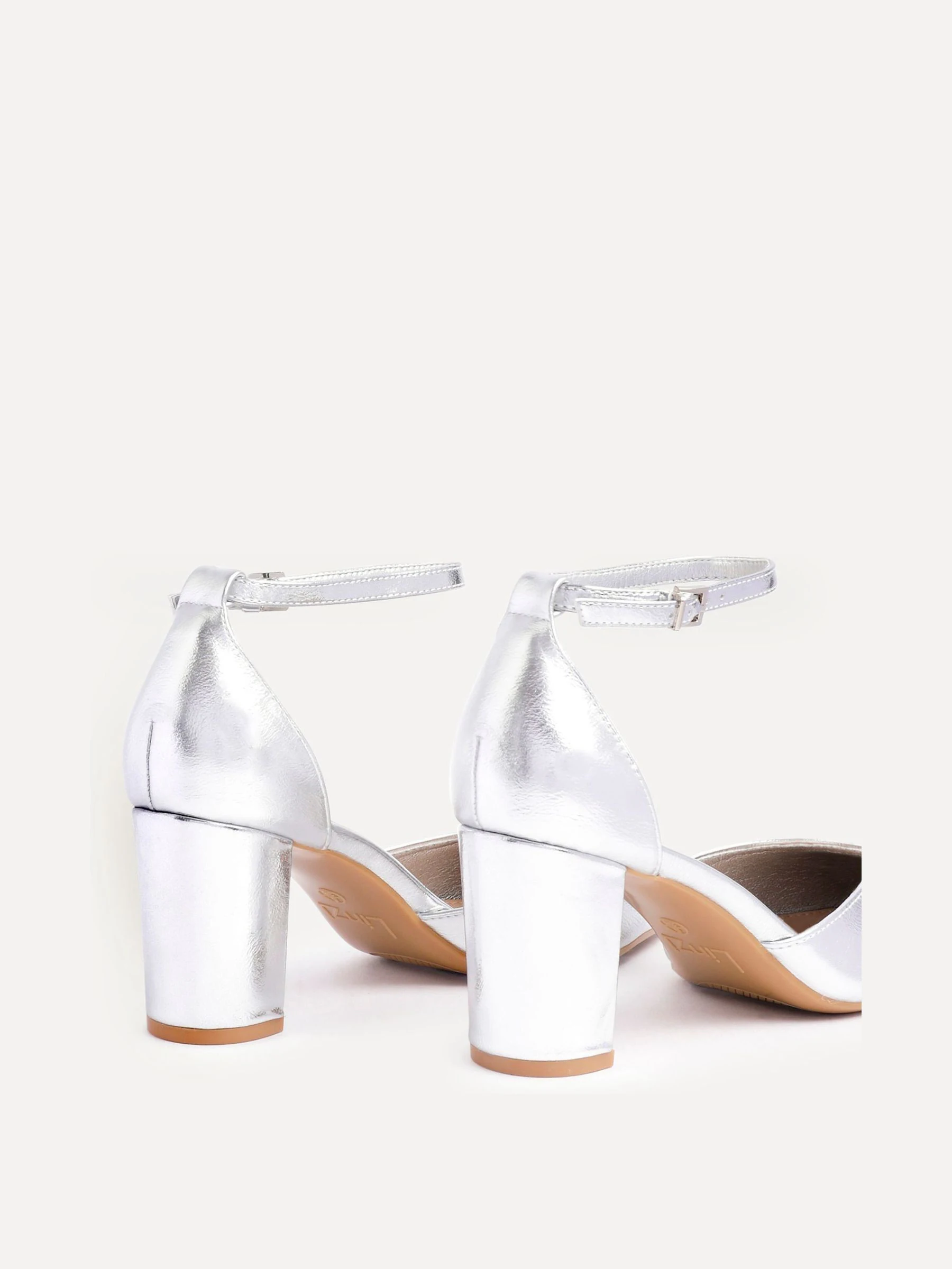 Zilver - Linzi Leona pumps met blokhak en dichte hiel