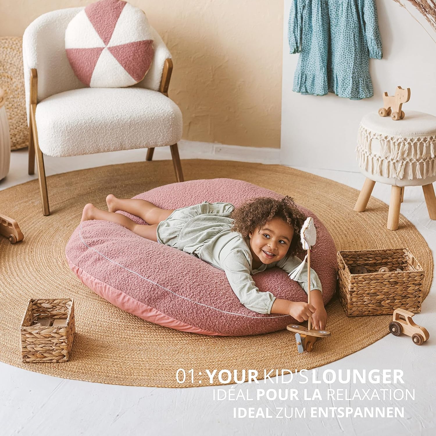 MINICAMP Große Bodenkissen für Kinder - Ultra-Flauschiger & waschbarer Kinder-Sitzsack mit Füllung und Bouclé-Sherpa-Bezug - 100 cm breit - Lounger und Lesekissen für Kleinkinder & Jugendliche (Rosa)