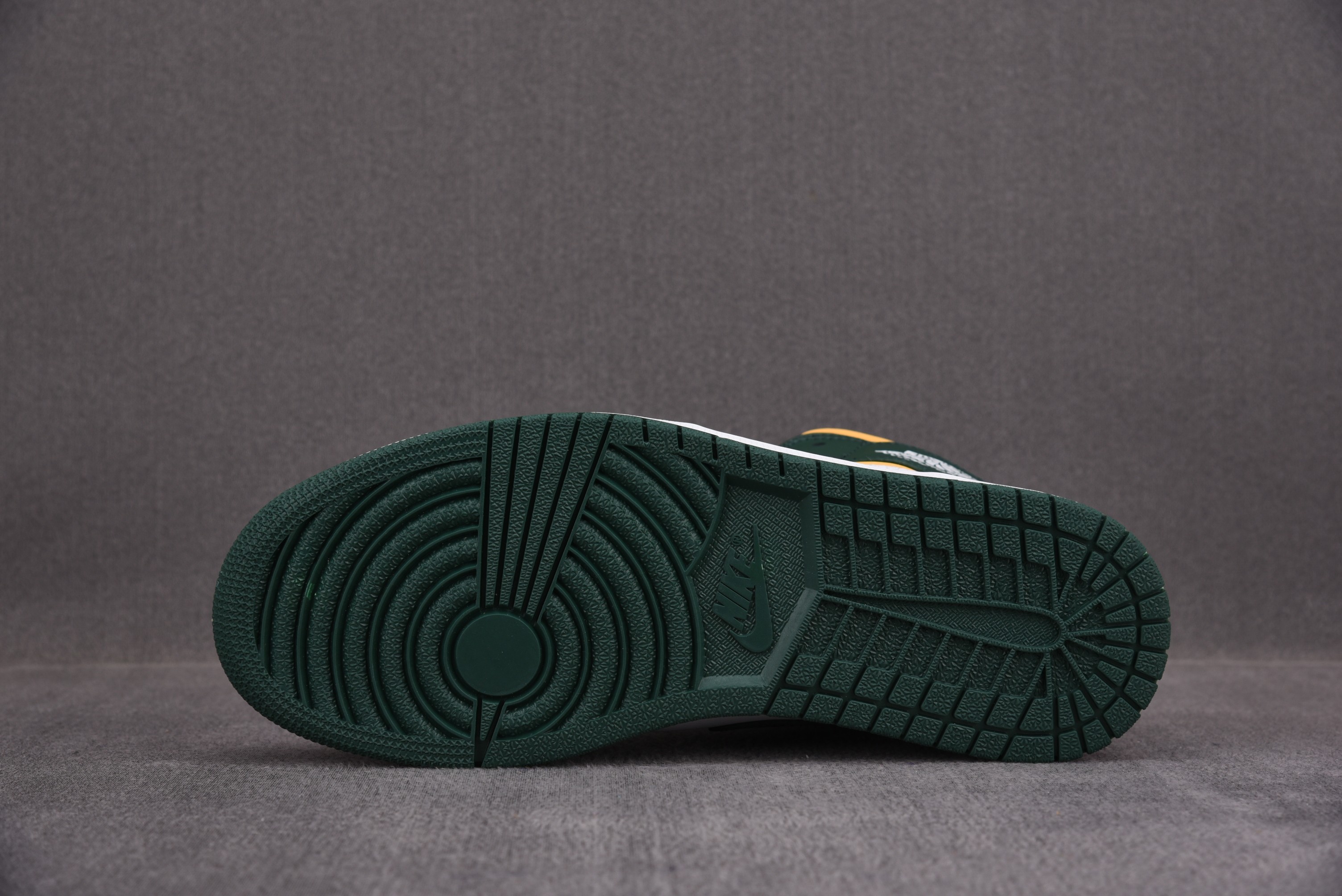 Jordan 1 Mid Sonics
