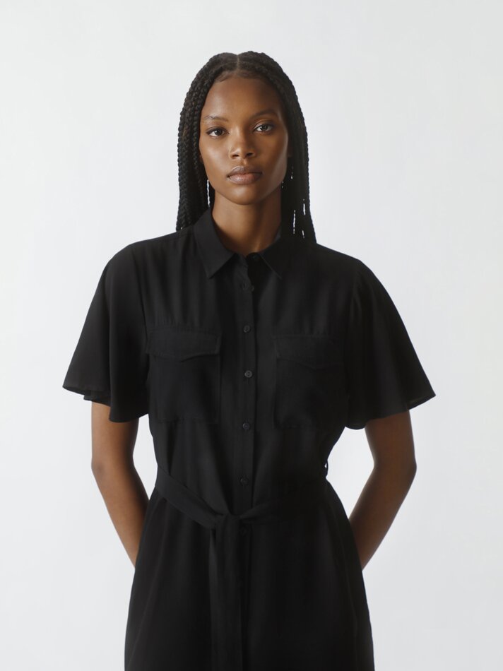 Vestido curto estilo camisa - Preto