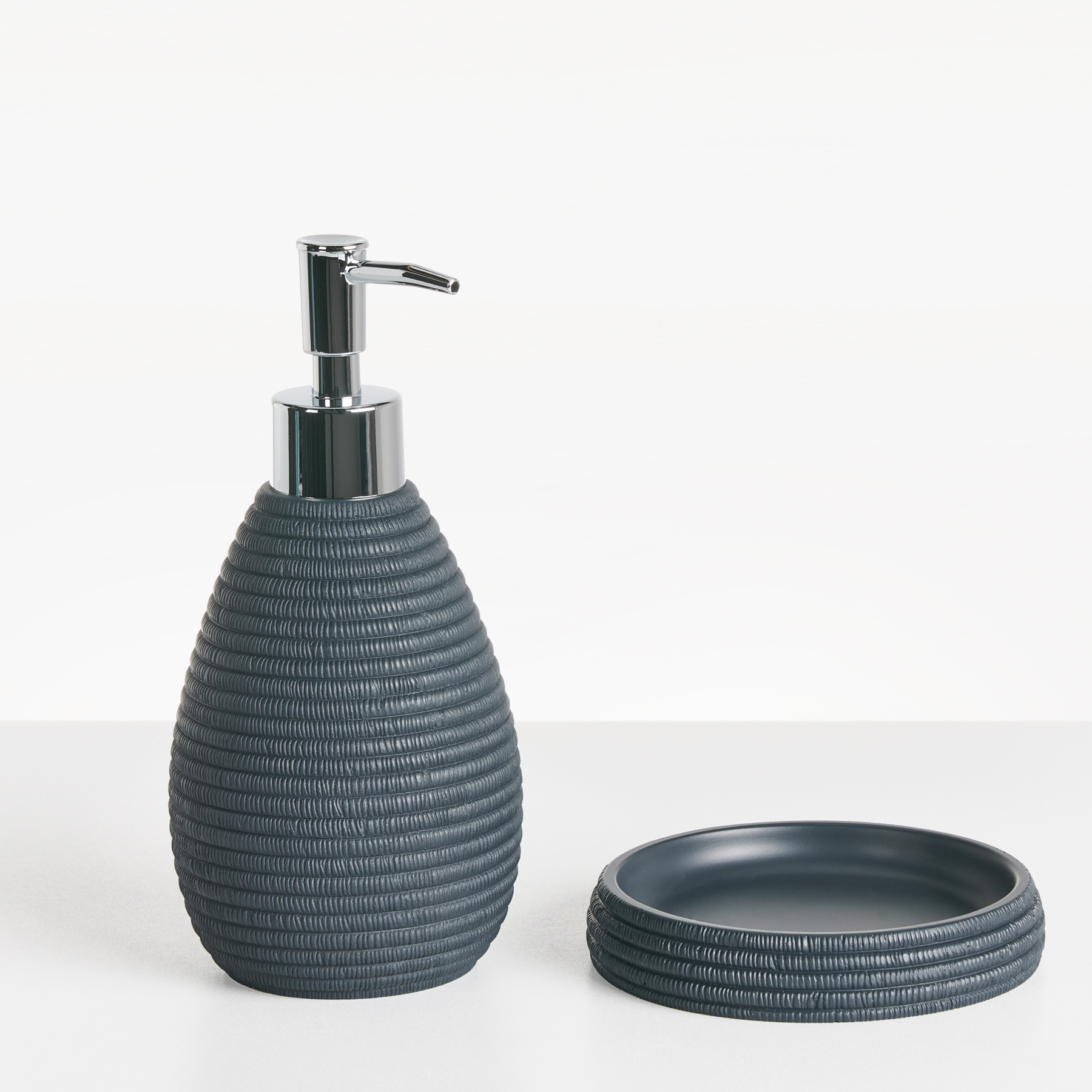 Beliani - QUILCA - Badkameraccessoireset - Donkerblauw - Polyresin