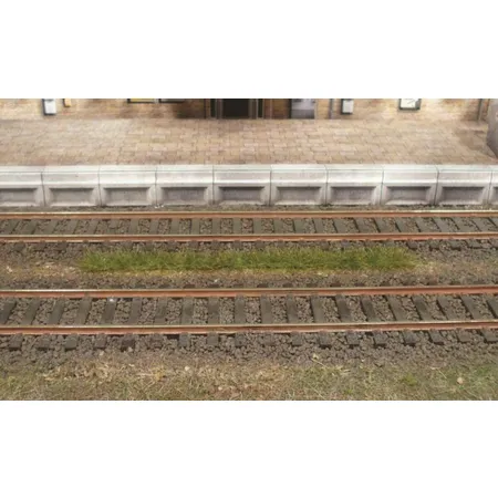 Heki 1811 10 Grasstreifen Sommer, 100 mm lang