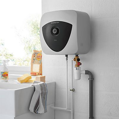 Chauffe-eau électrique Ariston Andris black 15L sur évier
