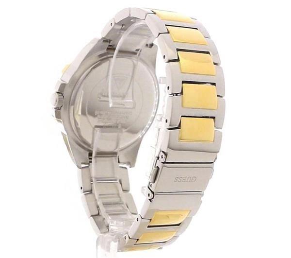 Guess Stainless Steel Fashion Analogue Quartz Watch