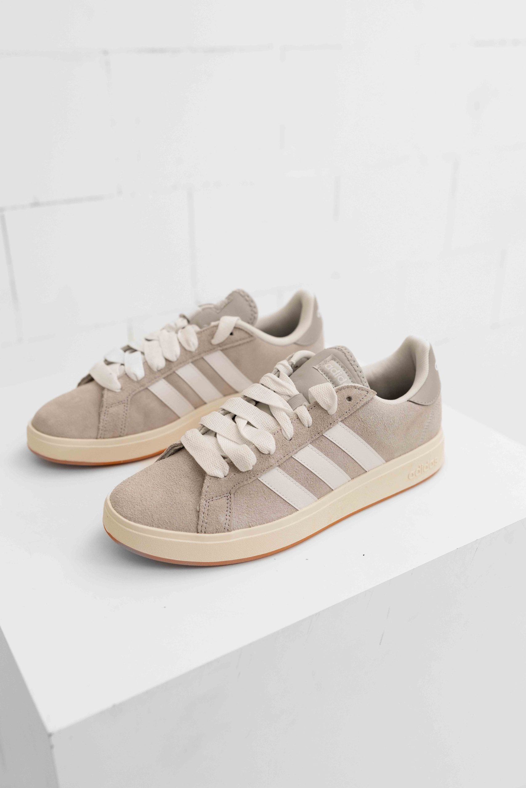 Adidas Grand Court Base 00s Sneakers Unisex Grijs