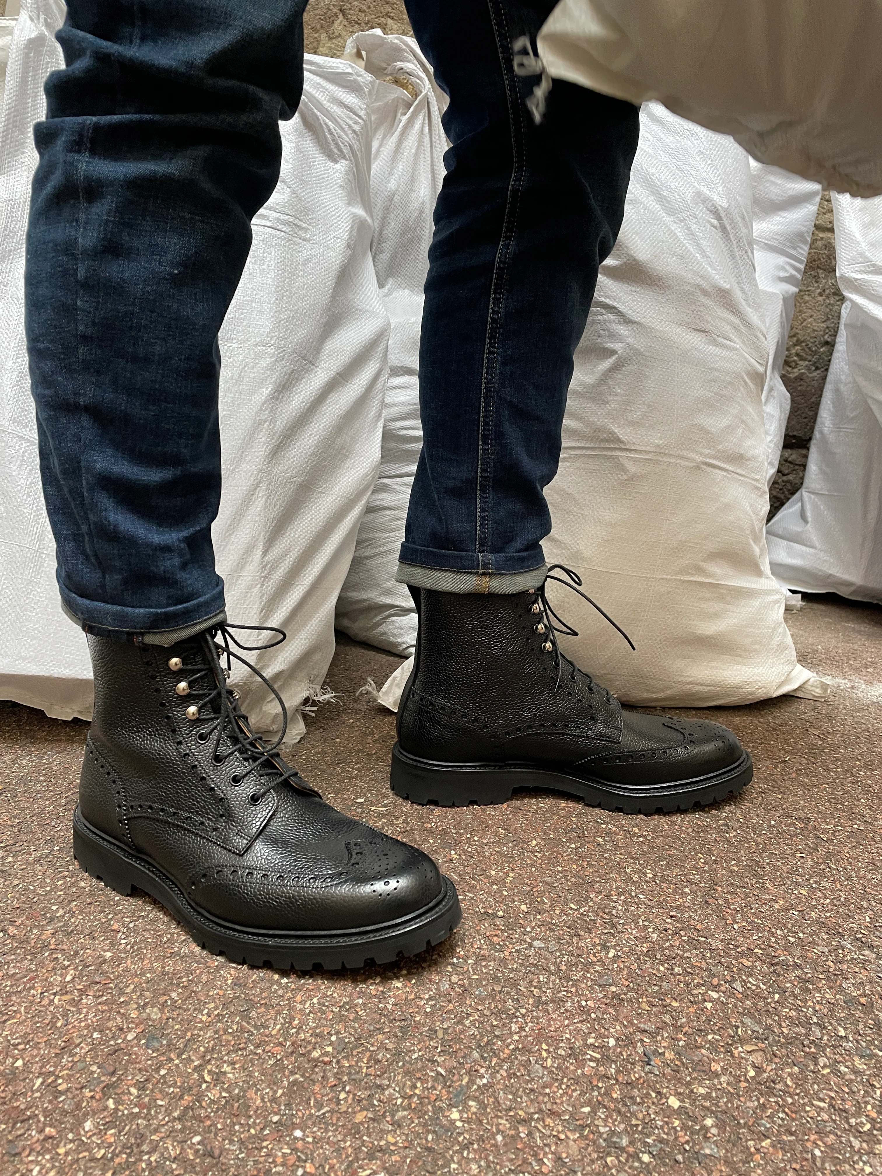 CROCKETT AND JONES - ISLAY VIBRAM BLACK
