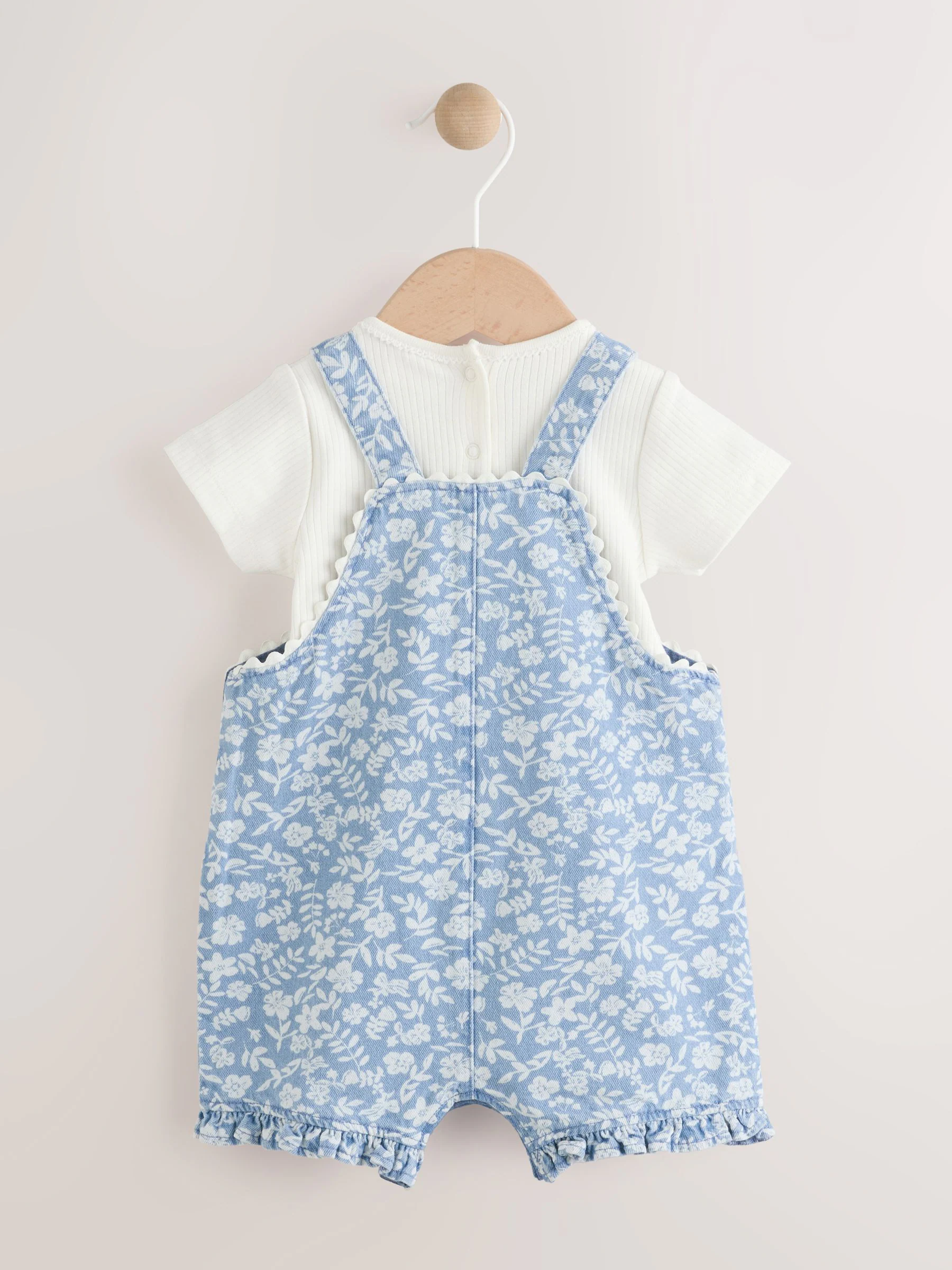 Denim met bloemen en ecru - Babyset van rompertje met korte mouwen en bretelbroek (0mnd -2jr)