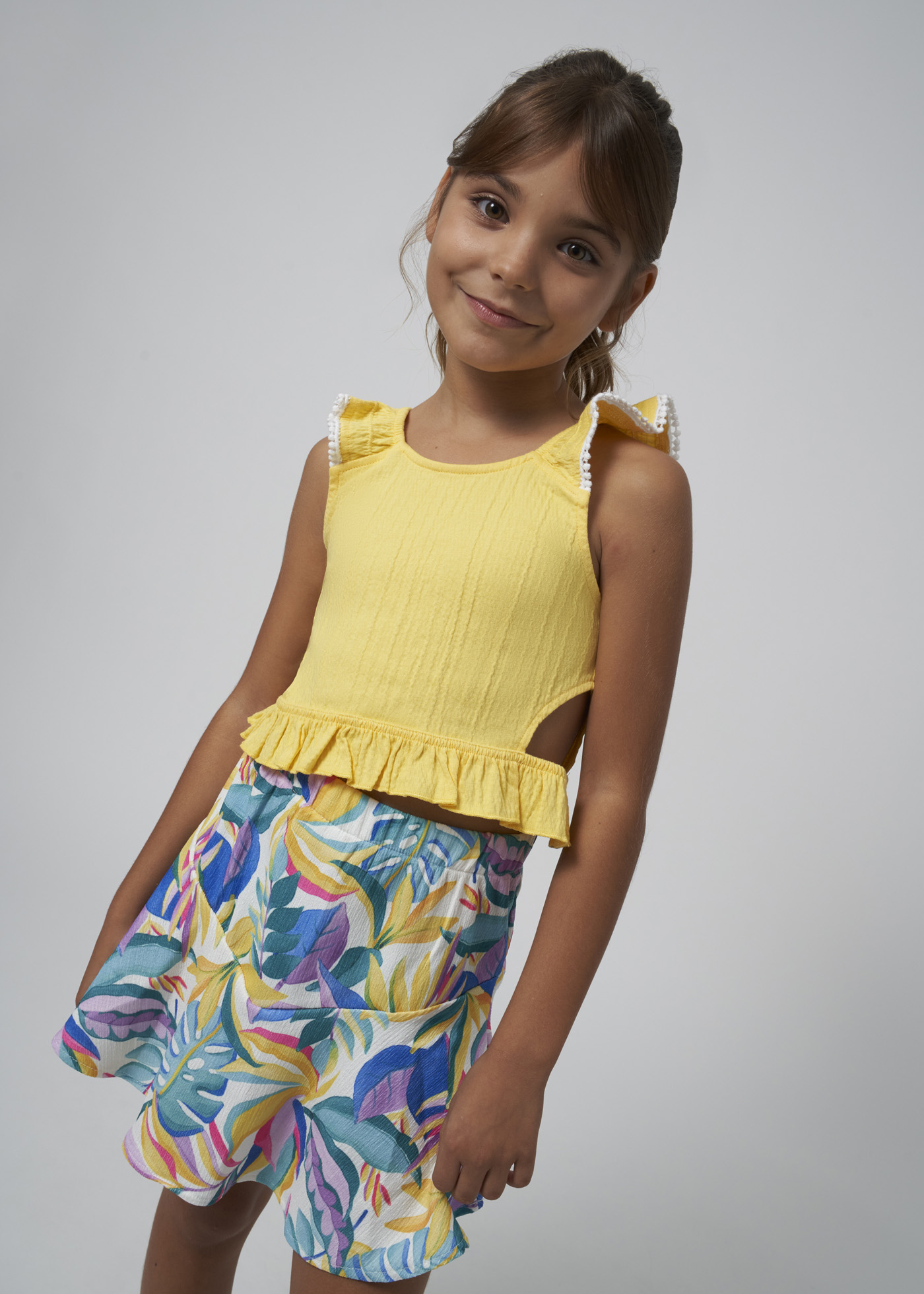Conjunto de duas peças com recortes para meninas