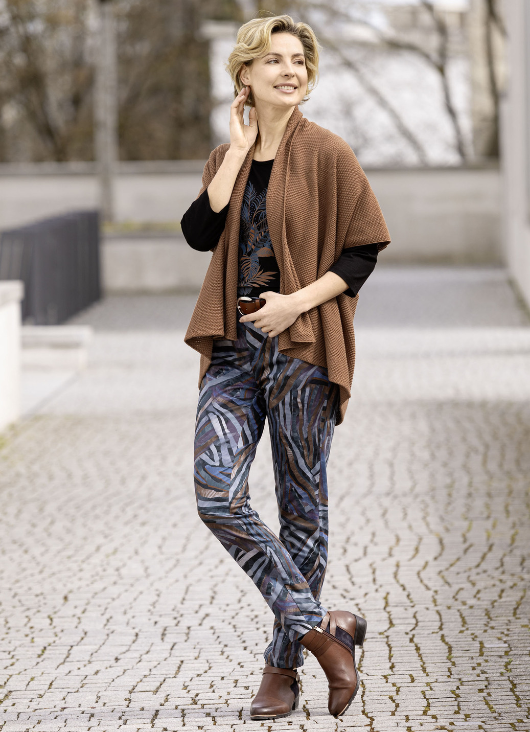 Strickweste in weiter Form