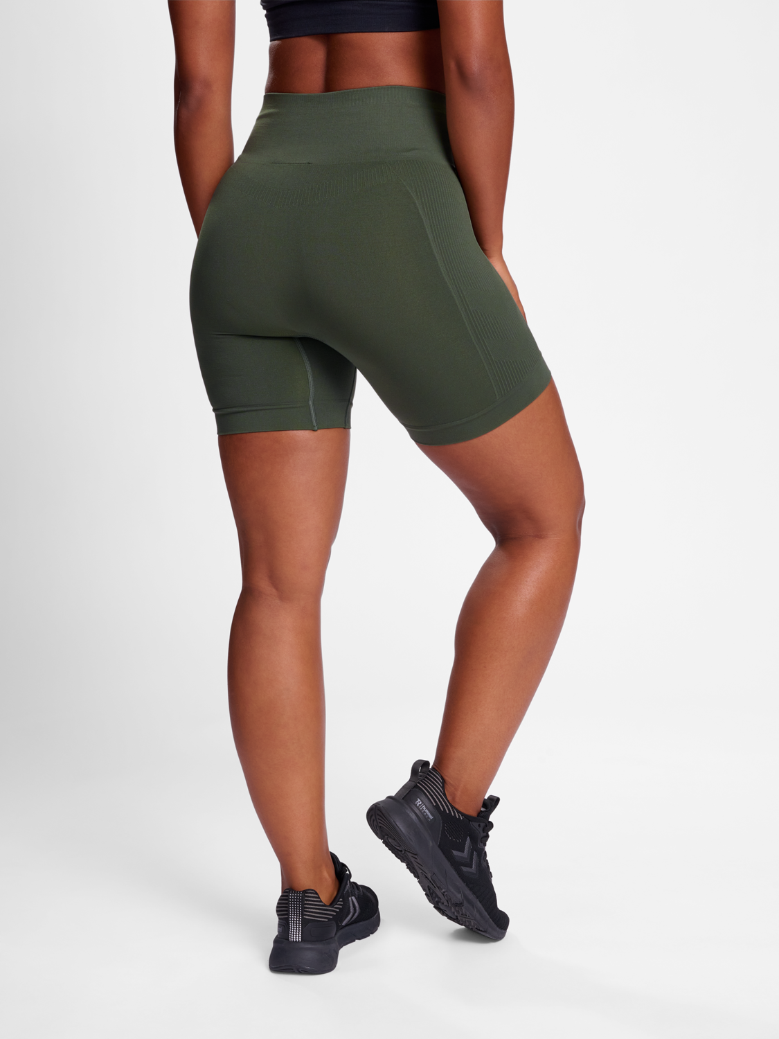 hmlTIF SEAMLESS SHORTS