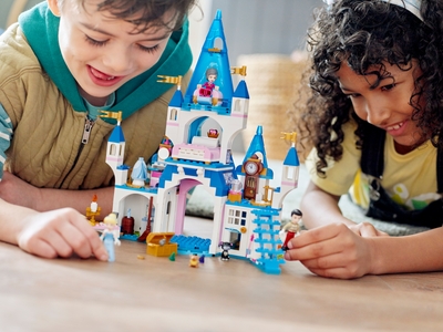LEGO Het kasteel van Assepoester en de knappe prins (43206)