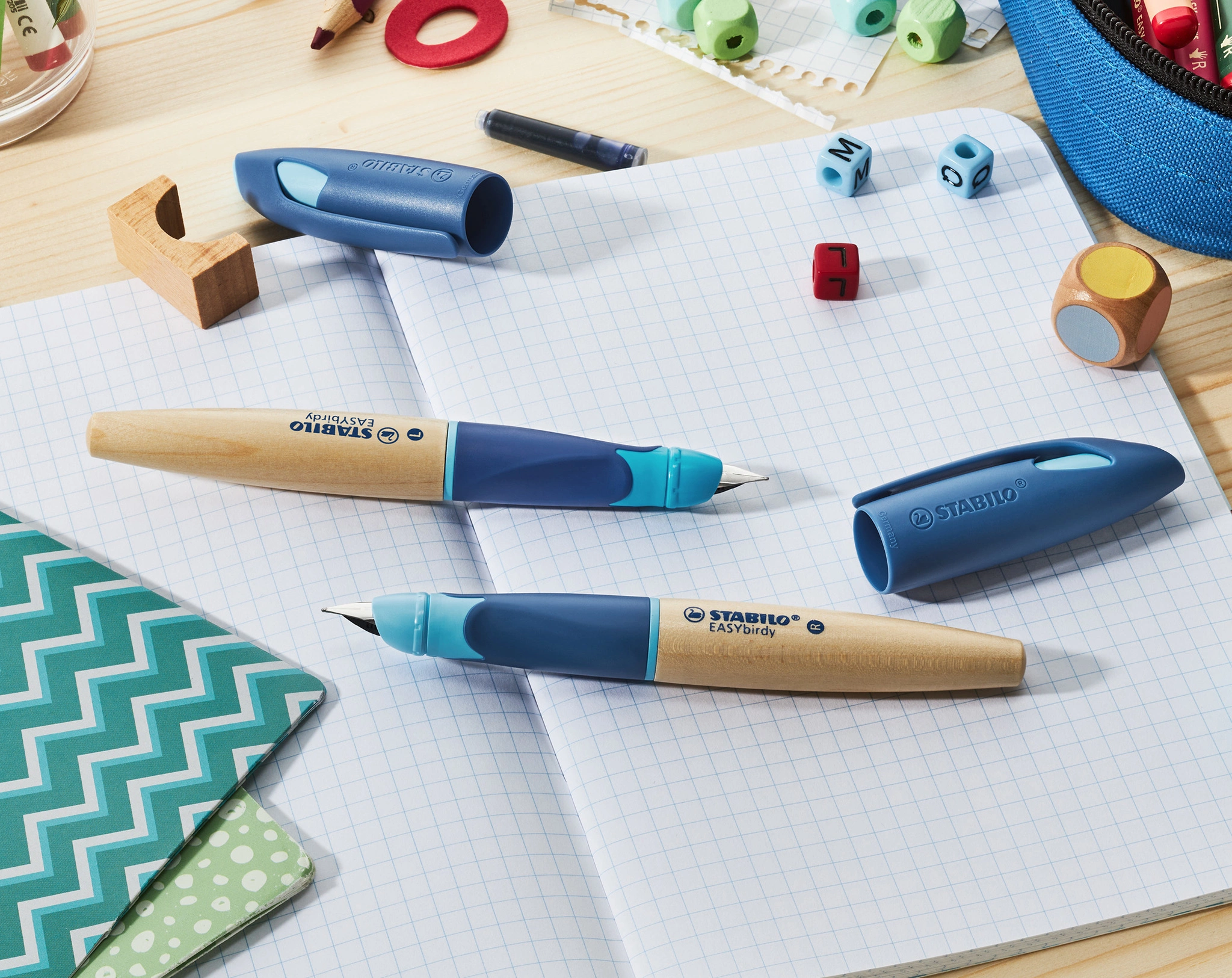 Füller STABILO® EASYbirdy Timber Feder A für Rechtshänder in blau