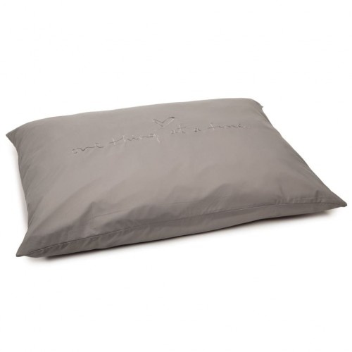 Almofada para cães Beeztees Tapira com capa removível, tamanho médio, cinza claro.