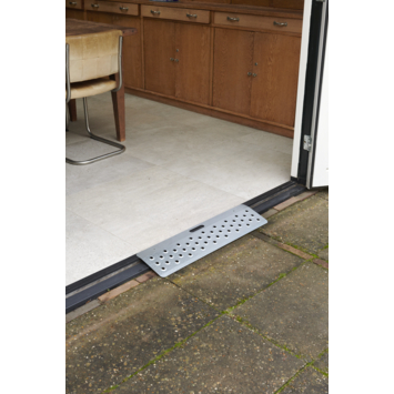 Secucare drempelhulp plus model 1 B=78 cm H 0-3 cm staal verzinkt