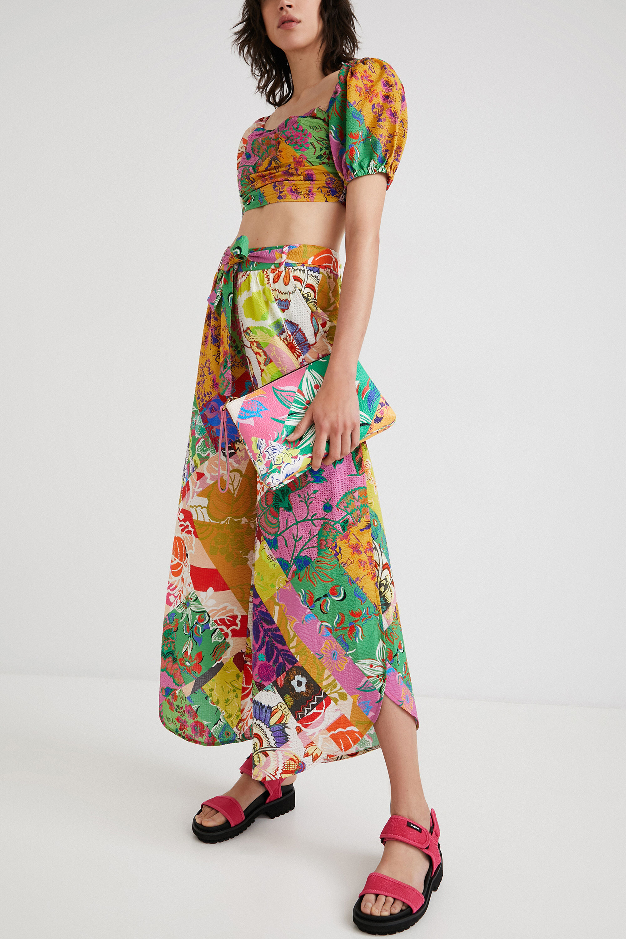 Pantalon ouvertures ethnique M. Christian Lacroix
