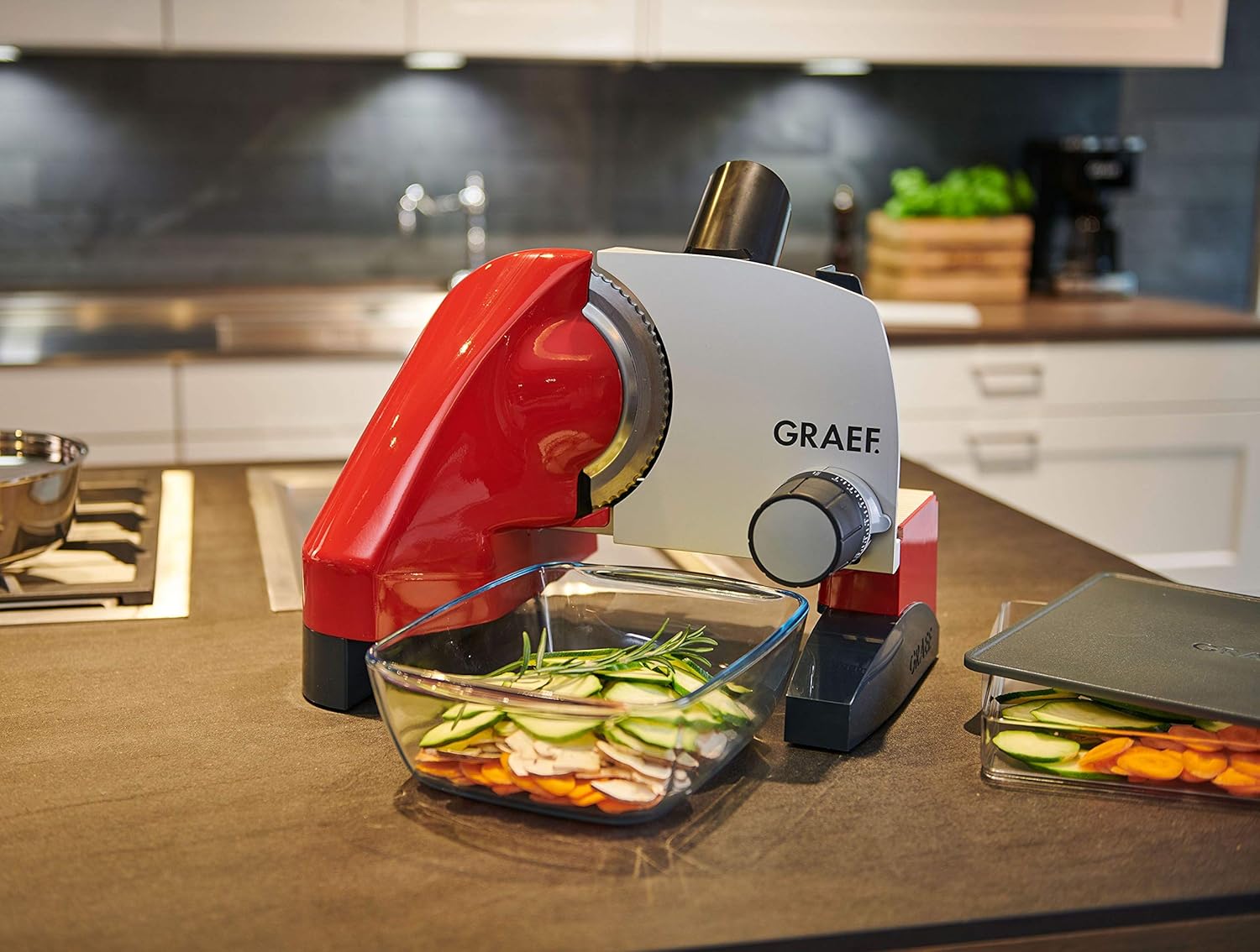 GRAEF. Allesschneider S50001 weiß mit Edelstahlmesser Ø 170 mm, Aufbewahrungsbox & MiniSlice-Aufsatz, stufenloser Schnittstärke, zentrale Bedieneinheit, erhöhter Bauweise, schnelles Schneiden, leise