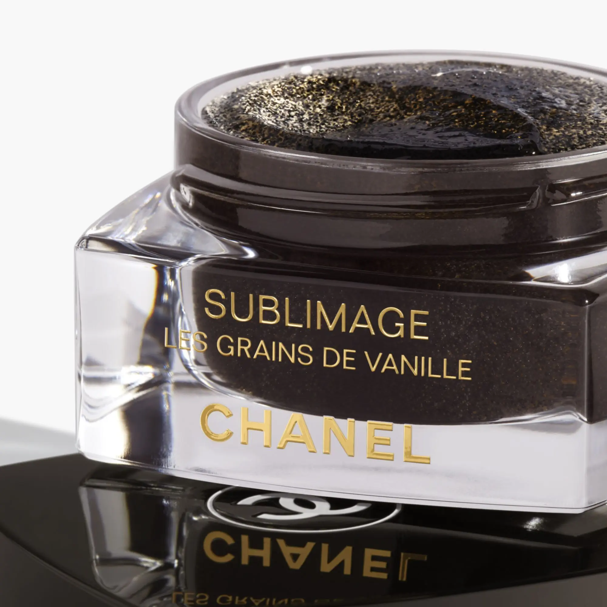 CHANEL - SUBLIMAGE LES GRAINS DE VANILLE SOIN EXFOLIANT DOUX ÉCLAT ET PURETÉ- Gommage et peeling