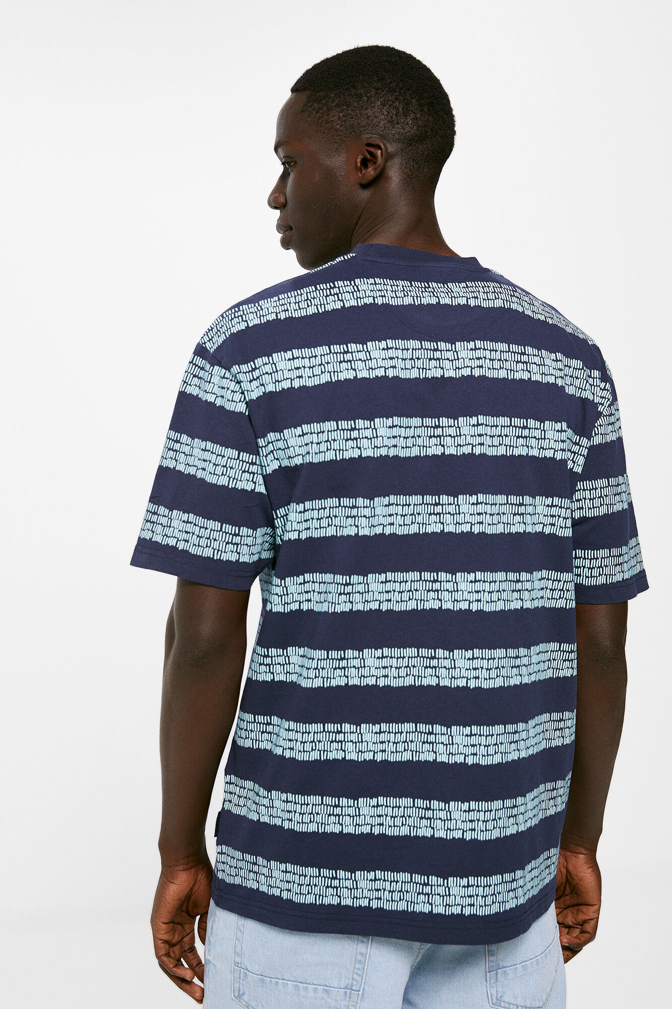 Camiseta listrada texturizada - azul escuro
