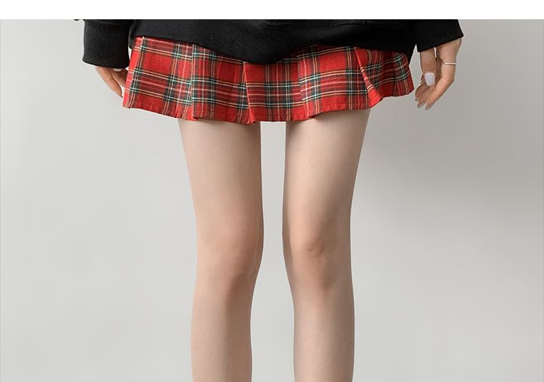 Queen Zoo - Platform Plain Buckled Short Boots