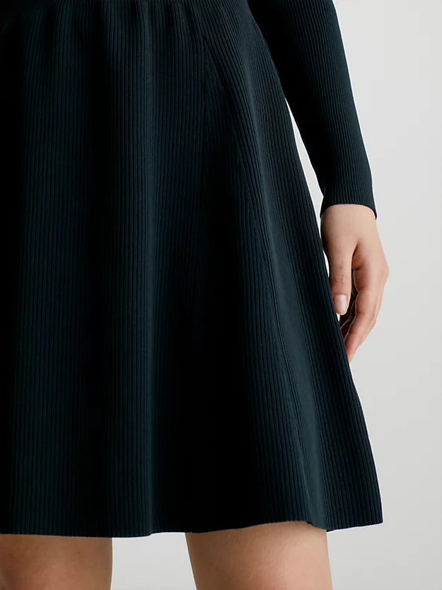 Vestido de malha canelada com ombros caídos