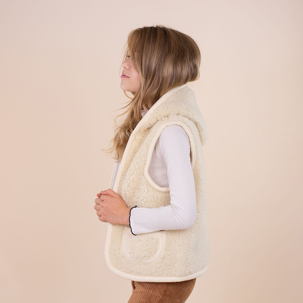 Moonrise kids wollen bodywarmer Amaris beige met capuchon