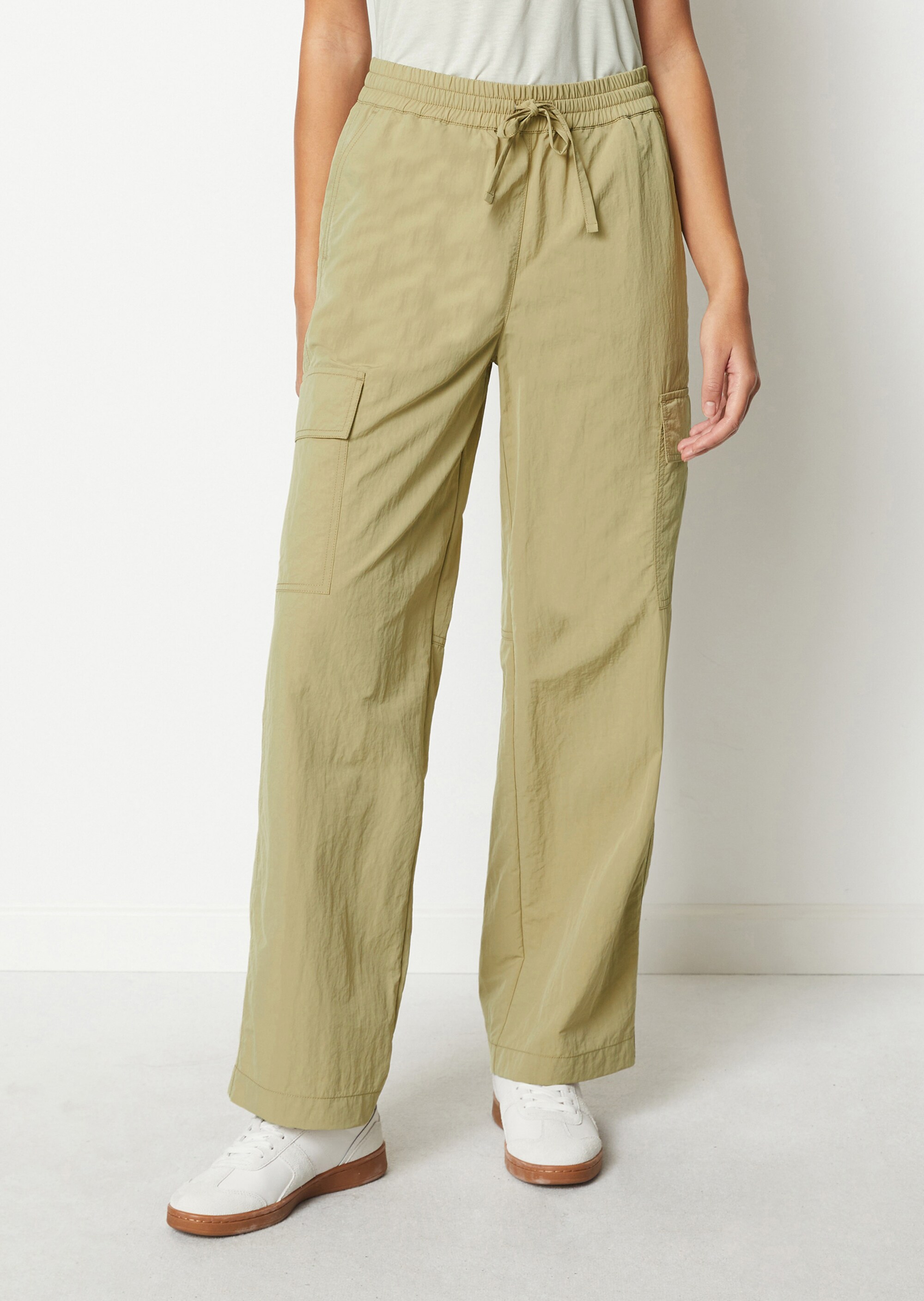 Cargohose wideaus recyceltem Nylon