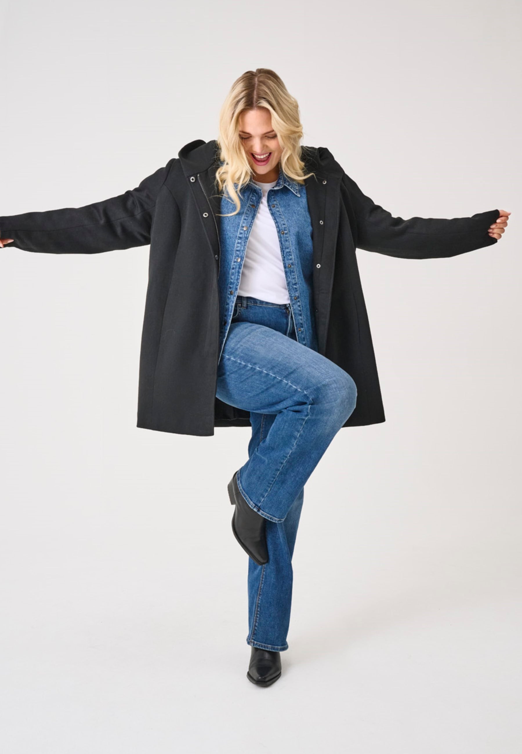 ONLY CARMAKOMA Langjacke »CARSEDONA LIGHT COAT OTW« mitKapuze mit Kapuze