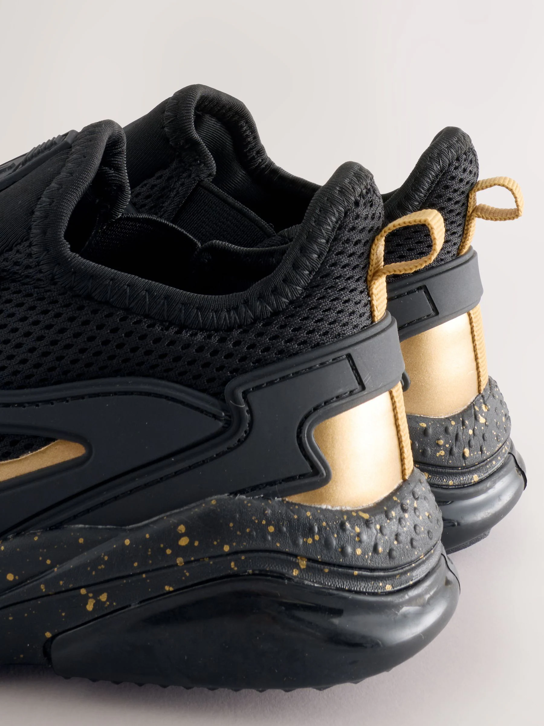 Zwart/goud - Elastische sportschoenen