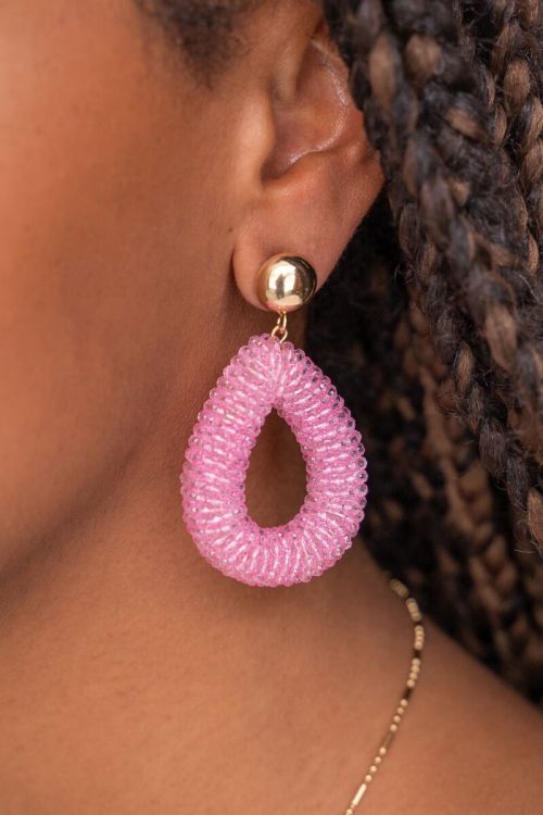 Roze ovale statement oorbellen met steentjes