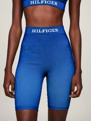 Shorts esportivos sem costura de cintura alta e corte justo.