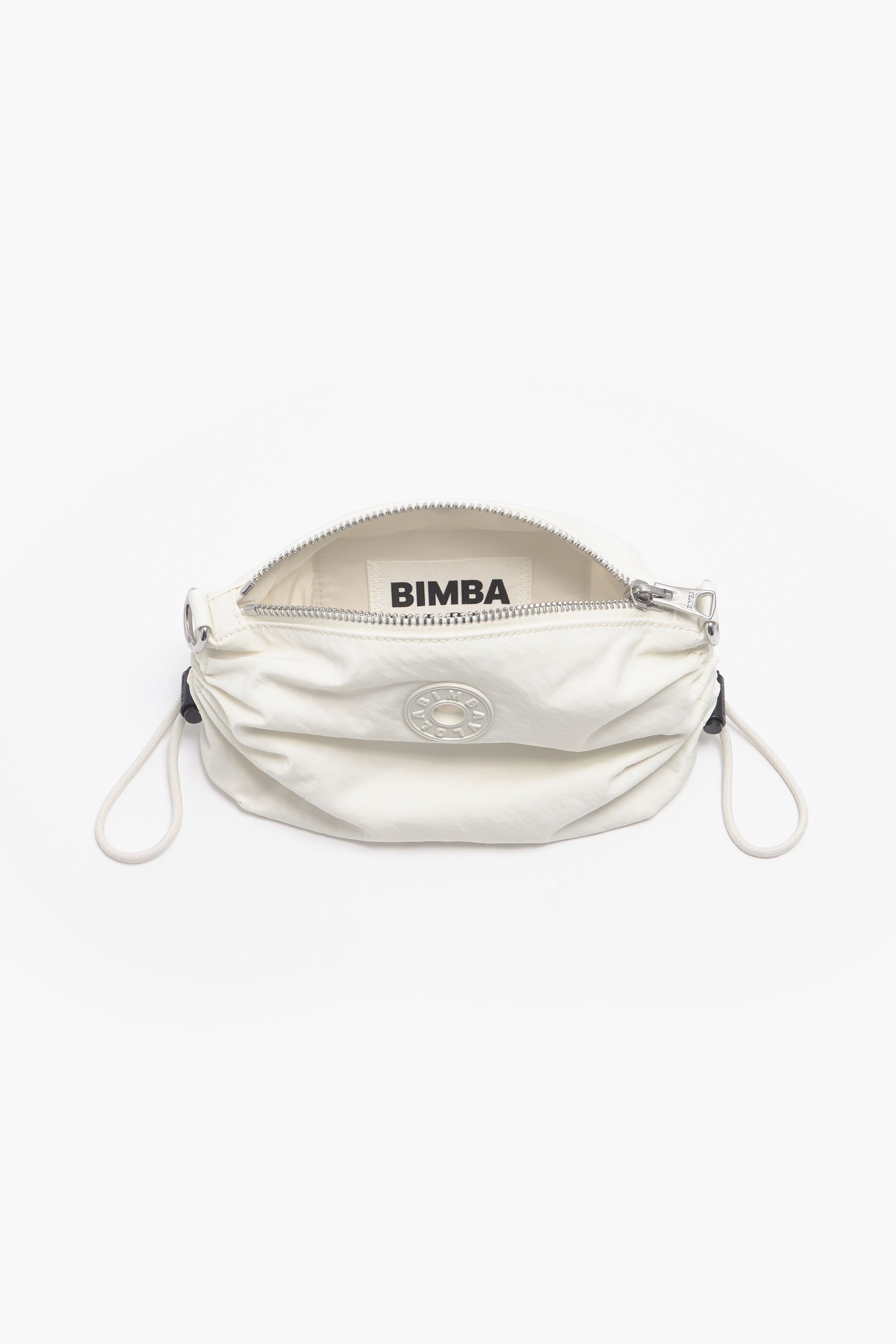 Bolsa de ombro pequena em nylon com detalhes em pedraria.