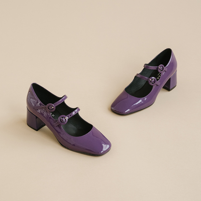 Babies à doubles brides et bouts carrés...  en vernis violet