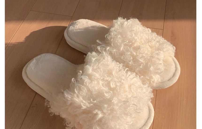 Dalli Daisy - Fluffy Slippers